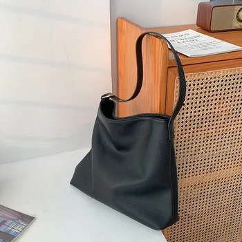 2023 Нова голяма дамска чанта за през рамо в корейски стил, проста нишевая чанта-тоут от мека кожа.